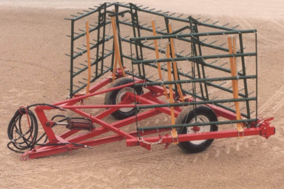 3 & 4 SECTION HYDRAULIC LIFT, MANUAL FOLD, HARROW DRAWBARS